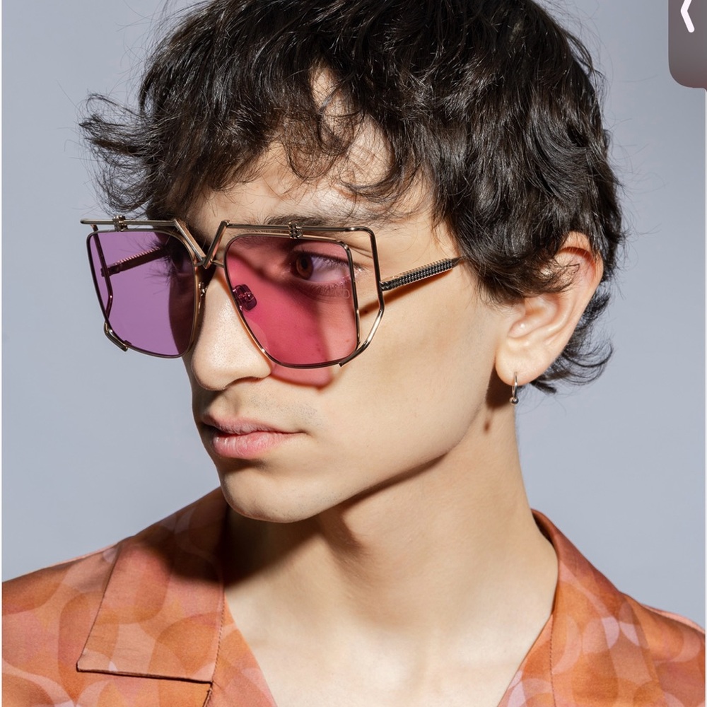 Stylish Pink Sunglasses Valentino